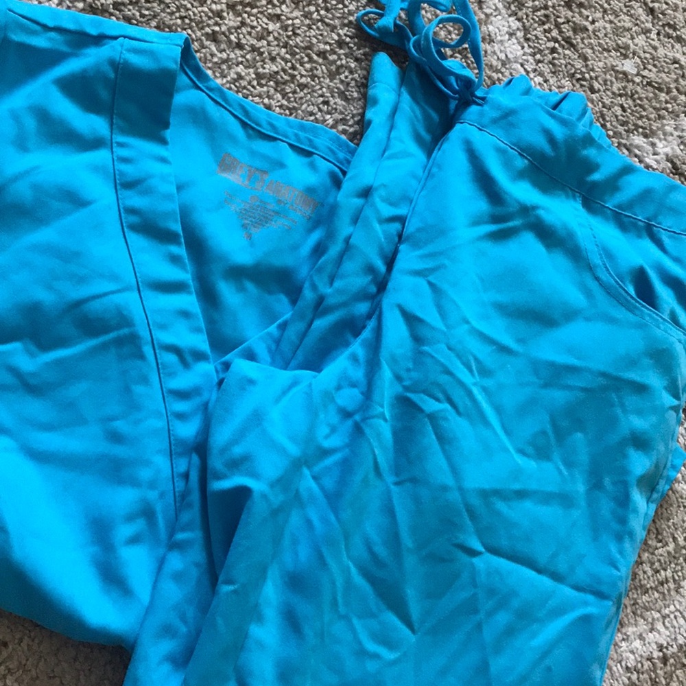 Grey’s Anatomy scrubs